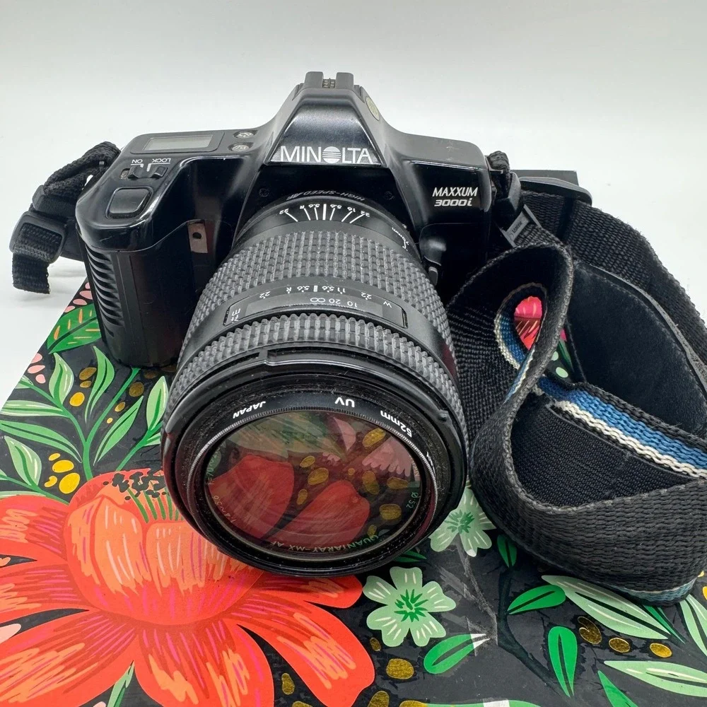 Minolta Maxxum 3000i 35mm SLR Camera with Quantaray 70-210mm AF Lens and Strap